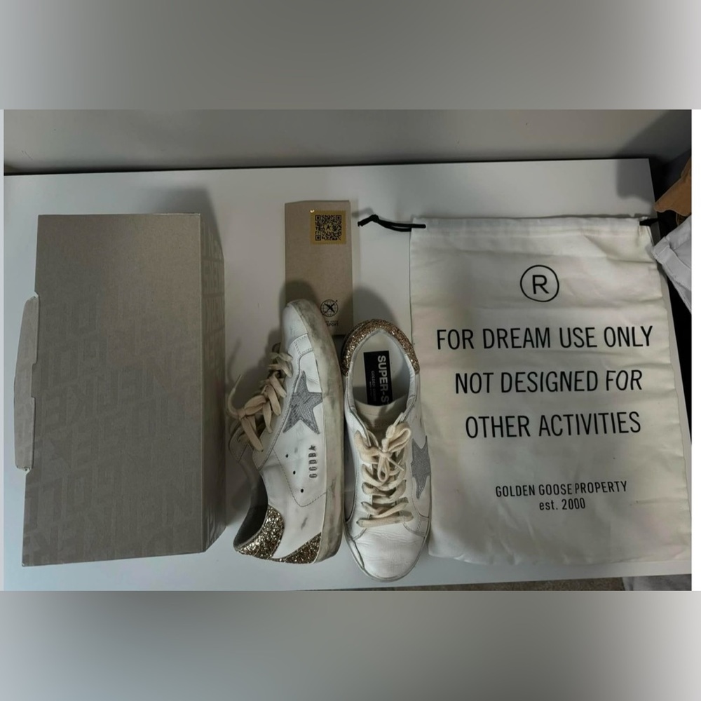 Golden Goose Superstar w/ Leather Star